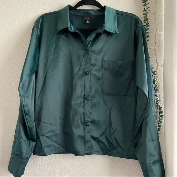 emerald green satin dress shirt Men's Emerald Green Satin Shirt with Sleek Modern Fit – Kapda Sale main image 0